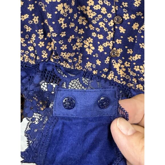 Intimately Free People Bodysuit Women’s Sz M Dainty Blue Floral Blouse Boho Lace - Picture 6 of 15